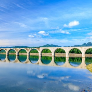 2024年度版】タウシュベツ川橋梁の見学方法 | 上士幌町観光協会／四季