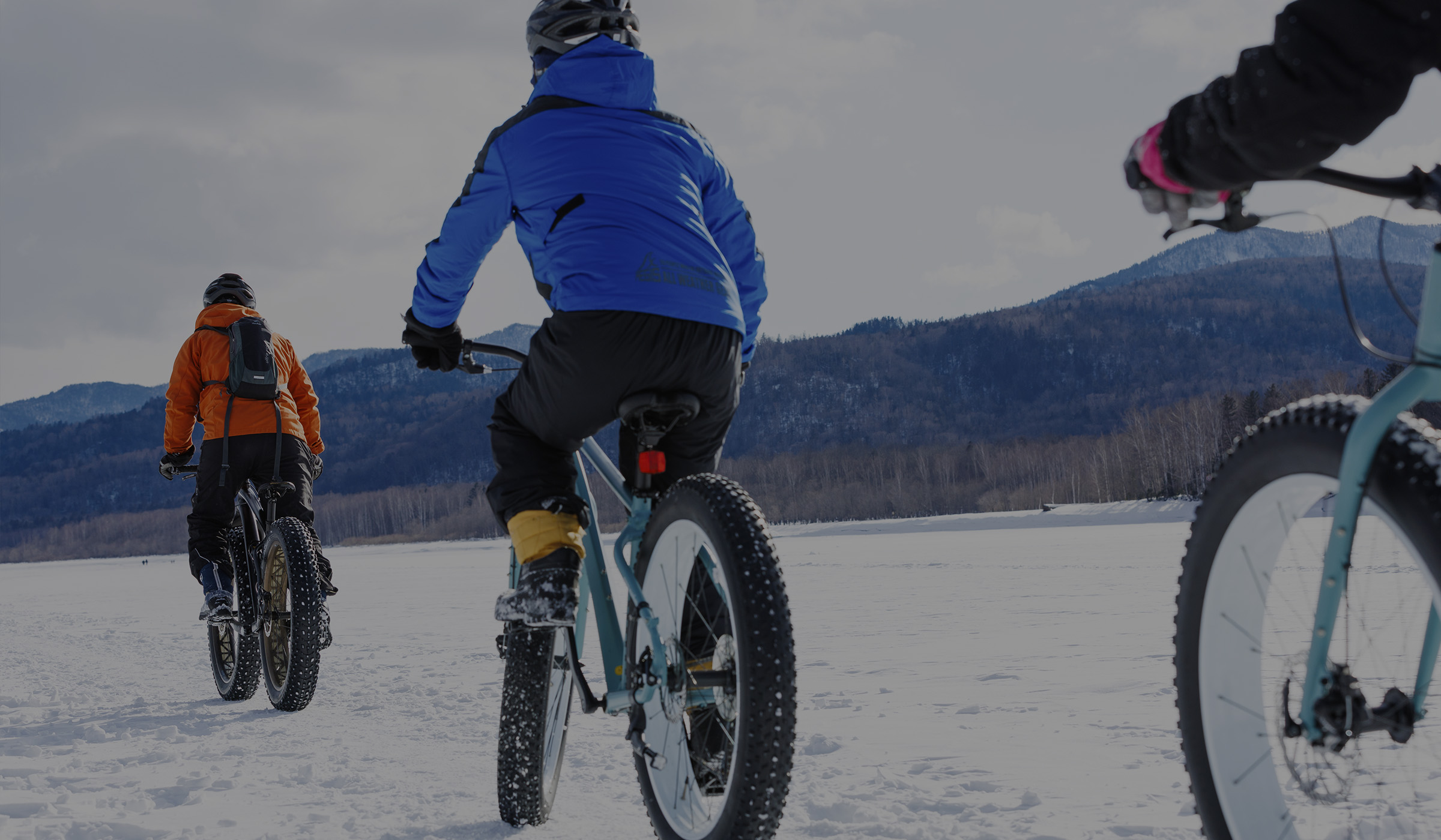 糠平湖氷上サイクリング